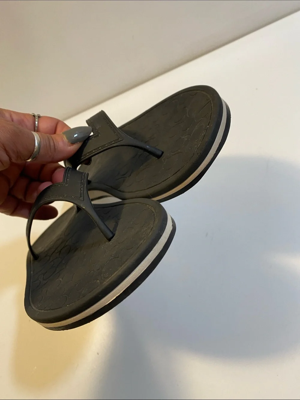 COACH Black Flip Flop Sandals  Casual Beach Thong Sz 8